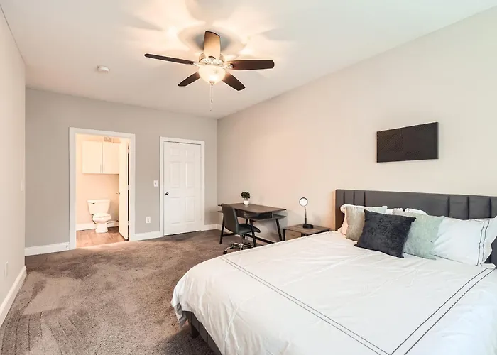 Crest At Midtown 4221 L 1 Bedroom 1 Bathroom