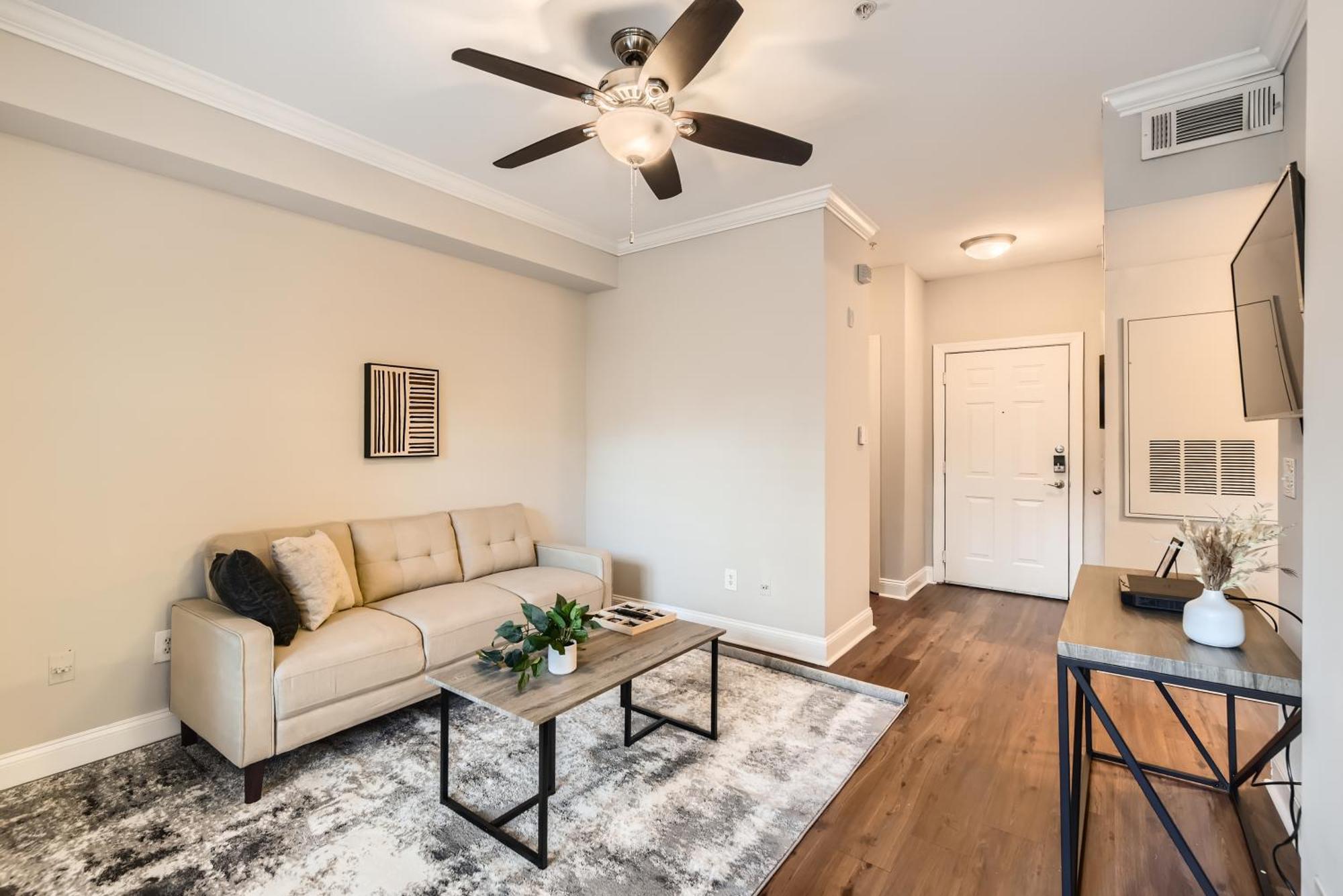 Apartment Crest At Midtown 4221 L 1 Bedroom 1 Bathroom Atlanta