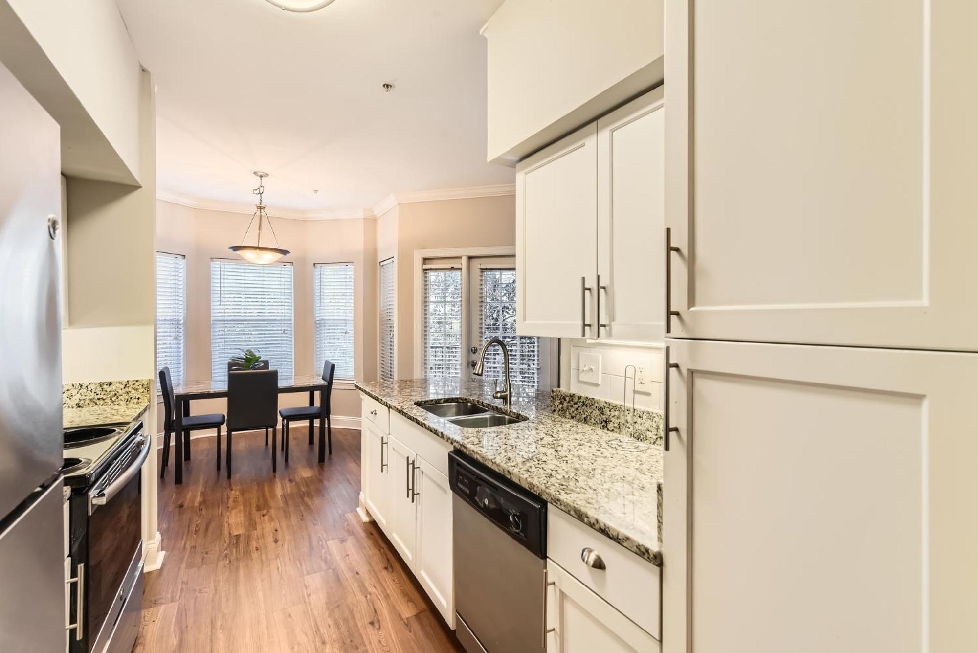 Apartment Crest At Midtown 4221 L 1 Bedroom 1 Bathroom *