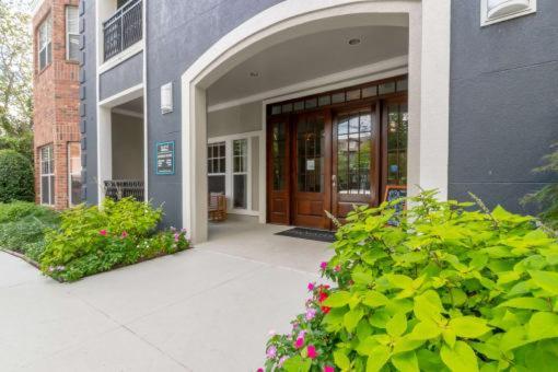 Apartment Crest At Midtown 4221 L 1 Bedroom 1 Bathroom *